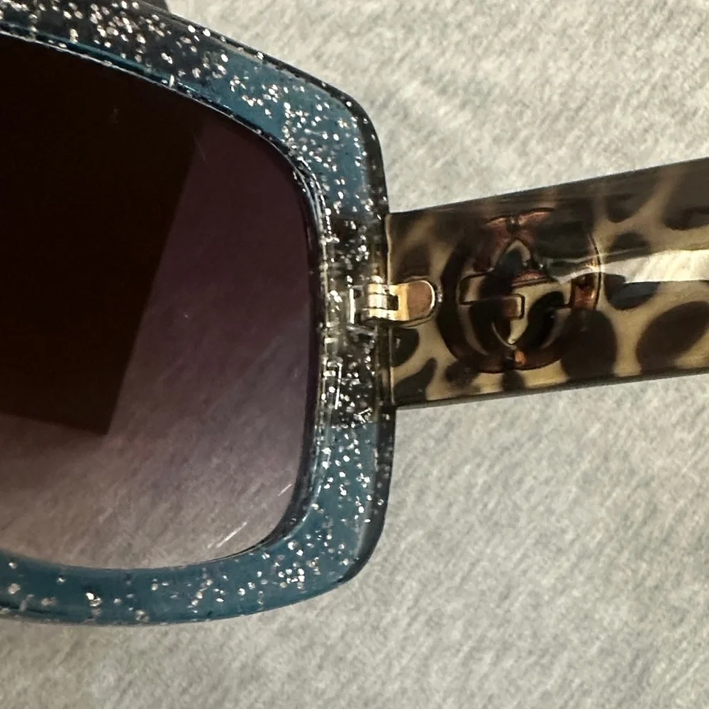 Gucci Teal and Black Women's Sunglasses - Picture 5 of 14